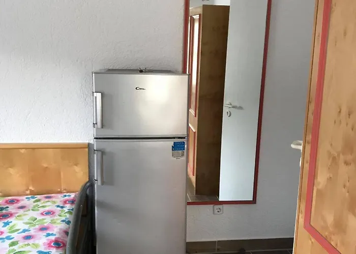 Πανσιόν Zv-scholtz Gaestehaus Simbacher Strasse 7 *